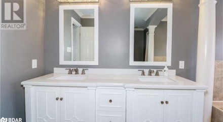 Residential - Single Family Home - Barrie, Canada - Canada