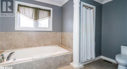 Residential - Single Family Home - Barrie, Canada - Canada