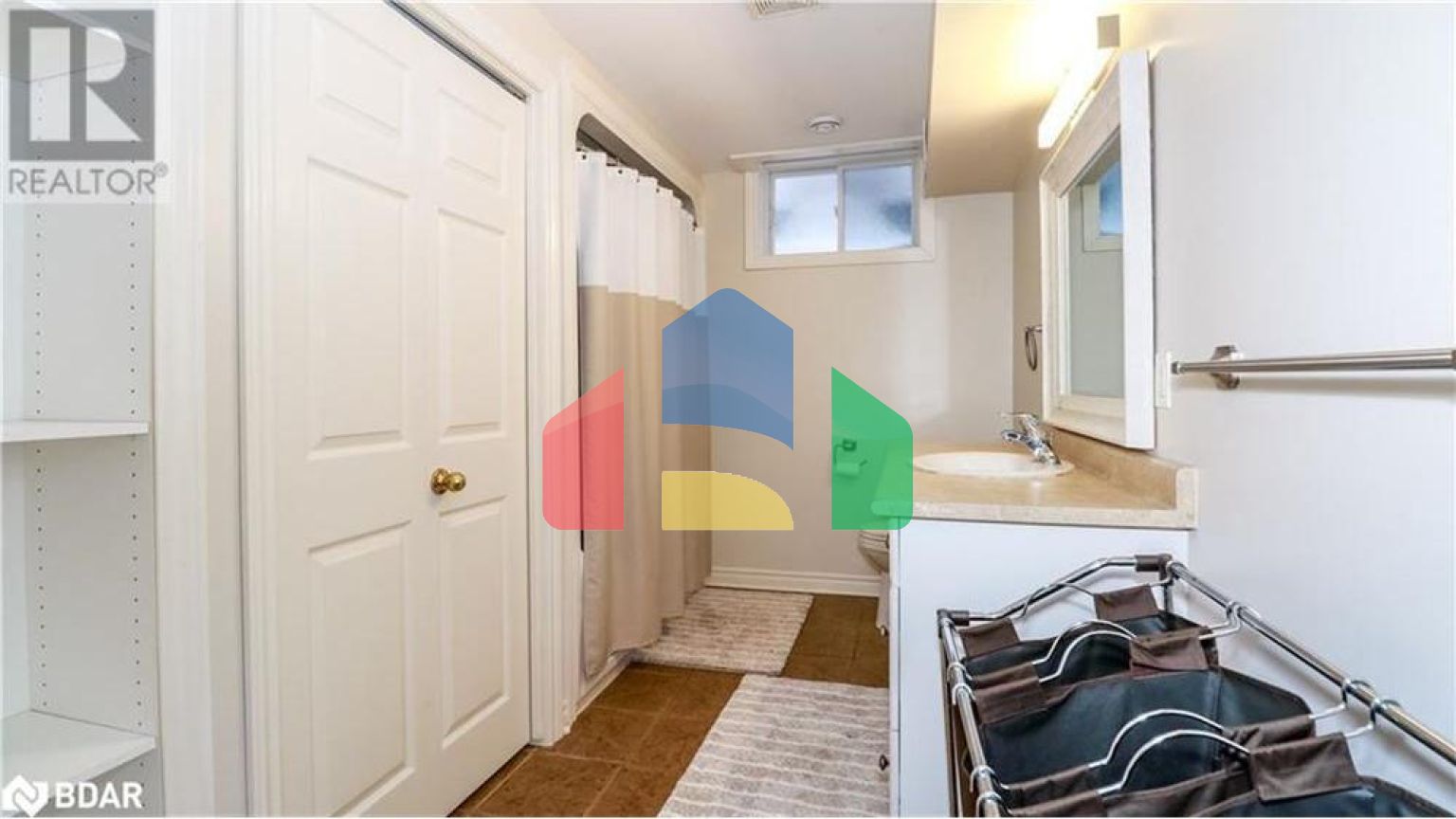 Residential - Single Family Home - Barrie, Canada - Canada