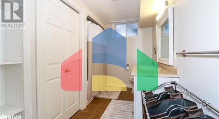 Residential - Single Family Home - Barrie, Canada - Canada