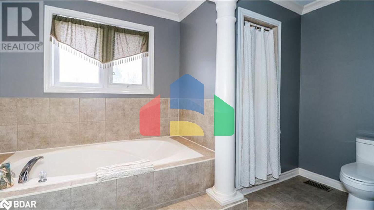 Residential - Single Family Home - Barrie, Canada - Canada