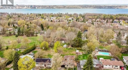Residential - Single Family Home - Barrie, Canada - Canada
