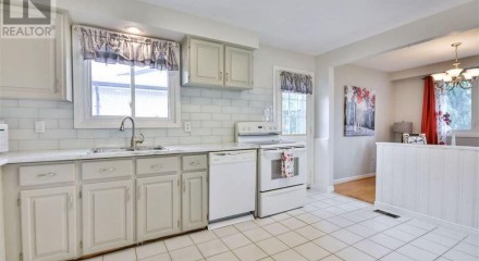 Residential - Single Family Home - Barrie, Canada - Canada