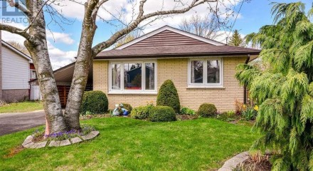Residential - Single Family Home - Barrie, Canada - Canada