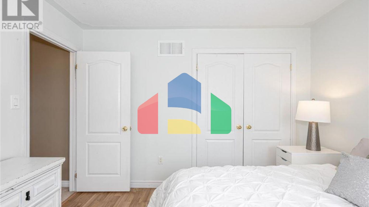 Residential - Single Family Home - Barrie, Canada - Canada