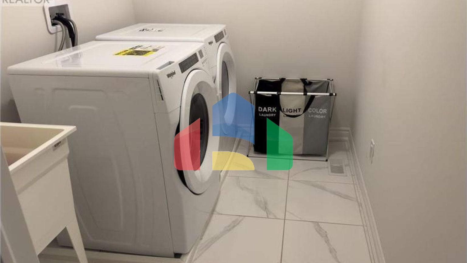 Residential - Single Family Home - Barrie, Canada - Canada