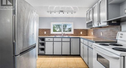 Residential - Single Family Home - Belleville, Canada - Canada