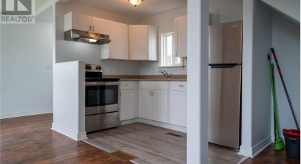 Residential - Single Family Home - Belleville, Canada - Canada