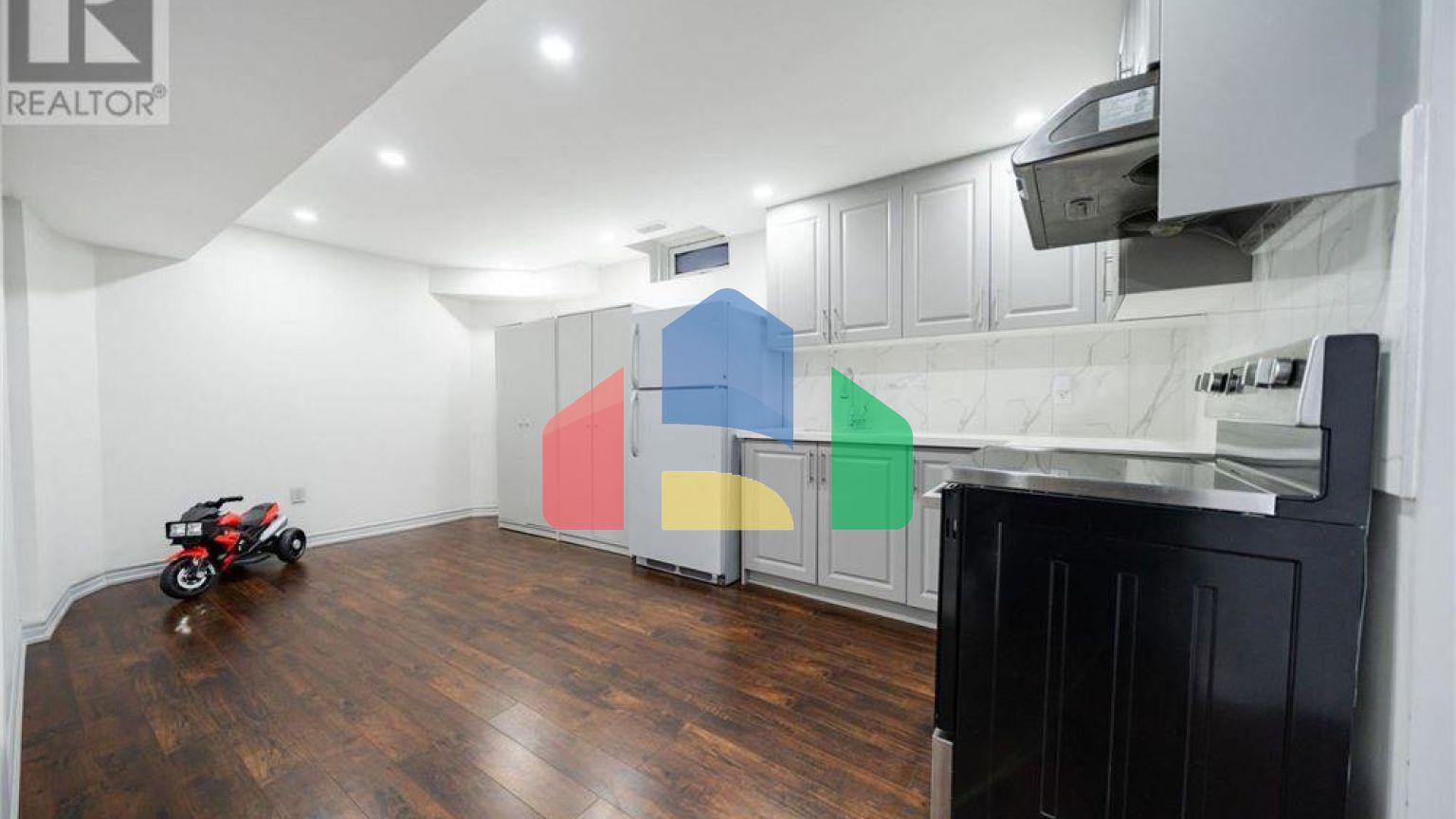 Residential - Single Family Home - Brampton, Canada - Canada