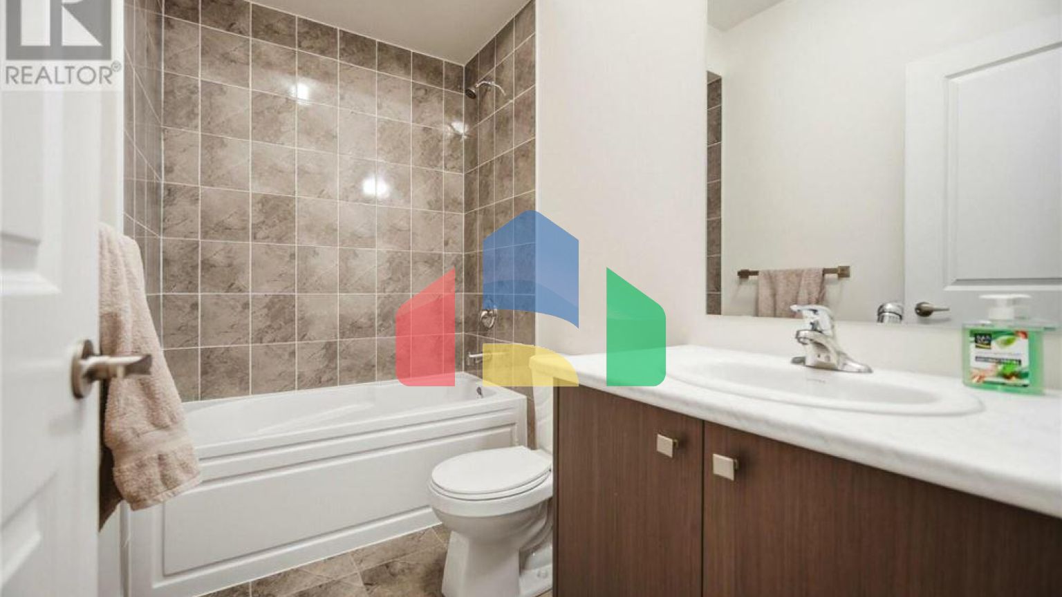 Residential - Single Family Home - Brampton, Canada - Canada