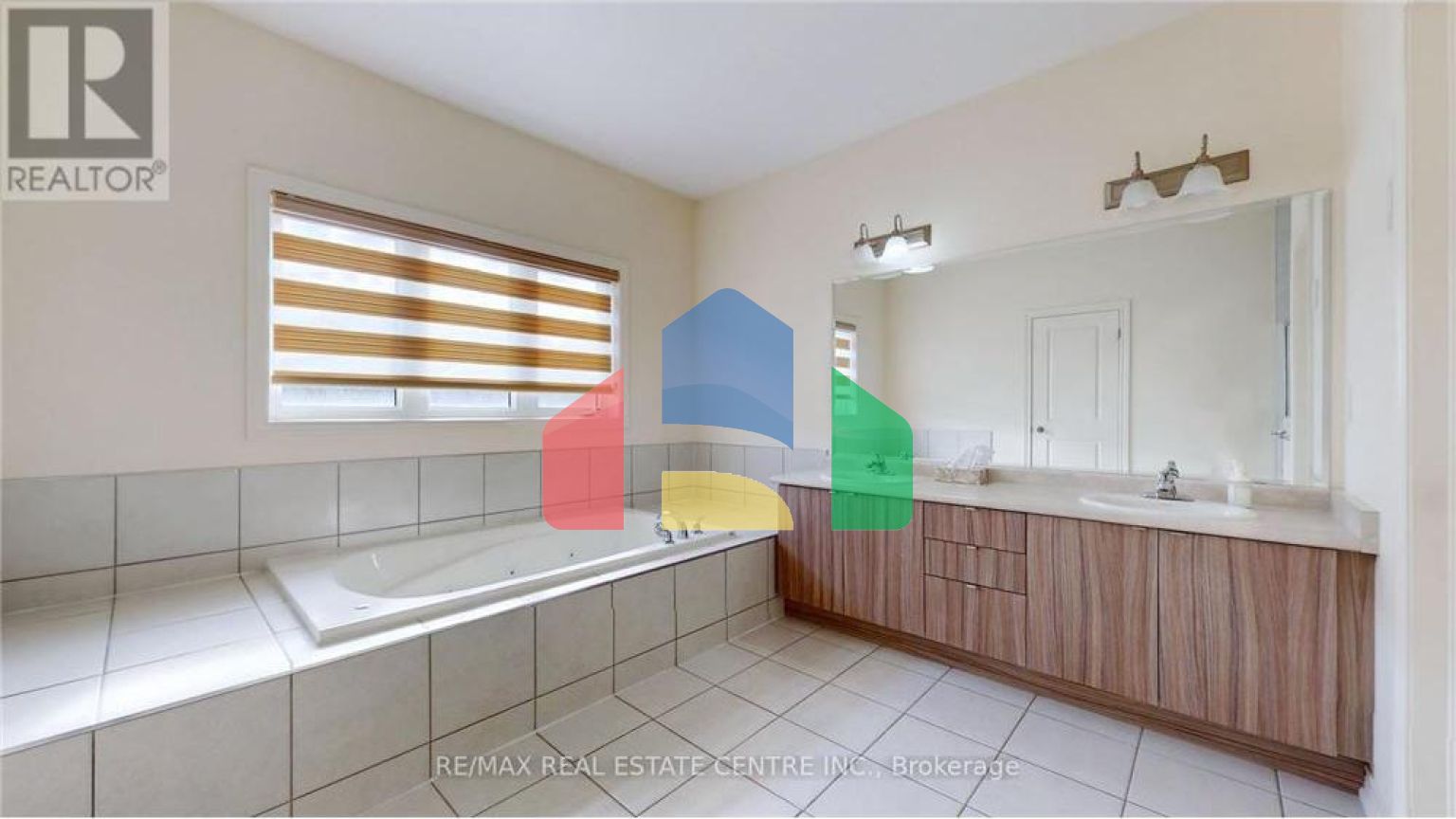 Residential - Single Family Home - Brampton, Canada - Canada