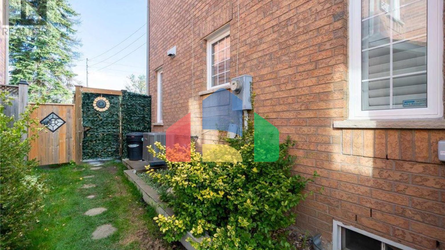 Residential - Single Family Home - Brampton, Canada - Canada