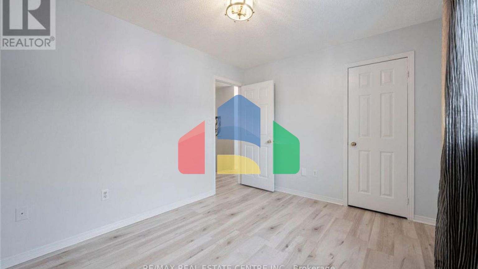 Residential - Single Family Home - Brampton, Canada - Canada