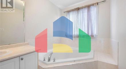 Residential - Single Family Home - Brampton, Canada - Canada