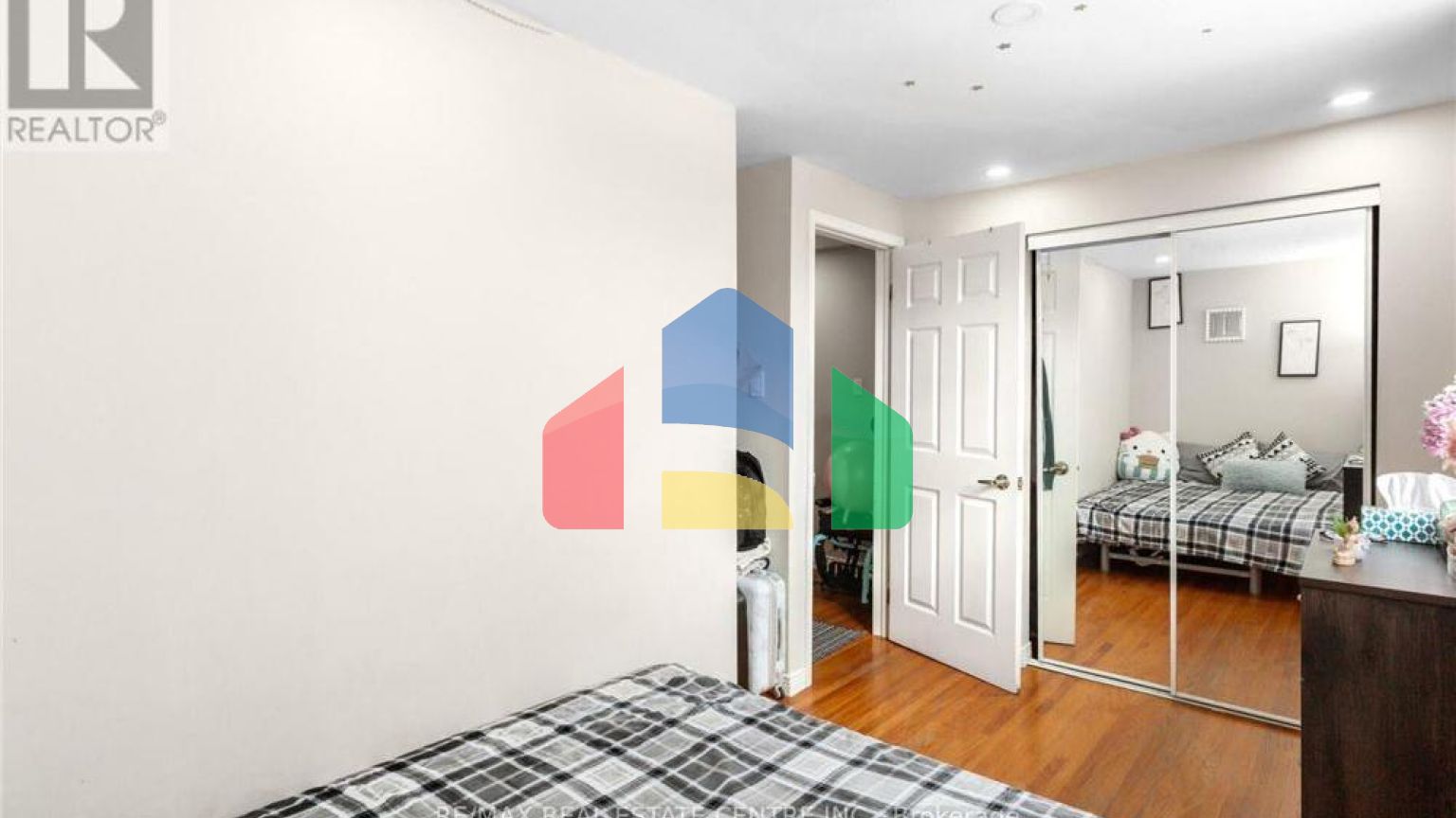 Residential - Single Family Home - Brampton, Canada - Canada