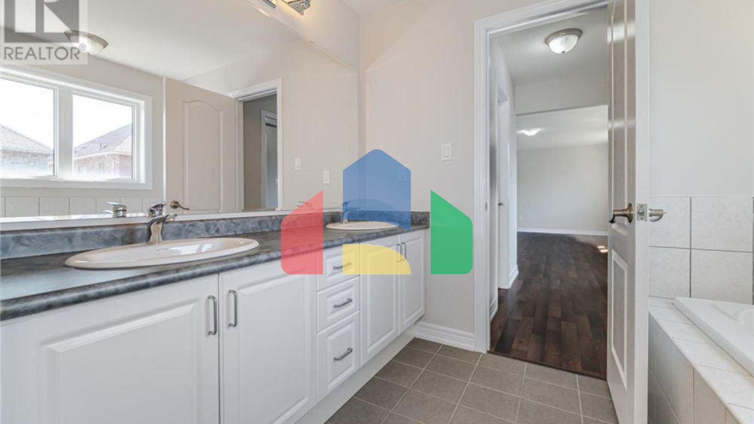 Residential - Single Family Home - Brampton, Canada - Canada