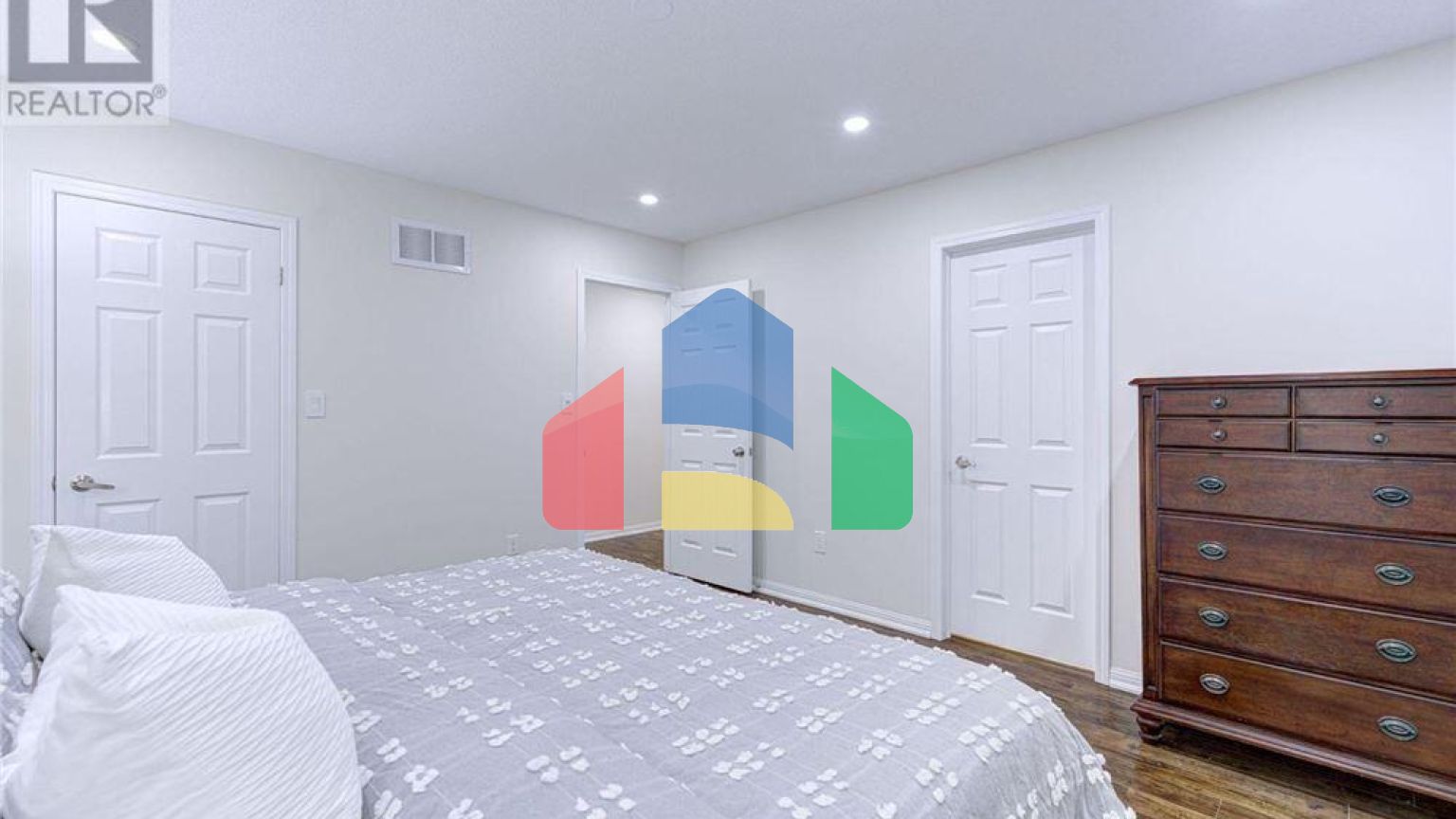 Residential - Single Family Home - Brampton, Canada - Canada