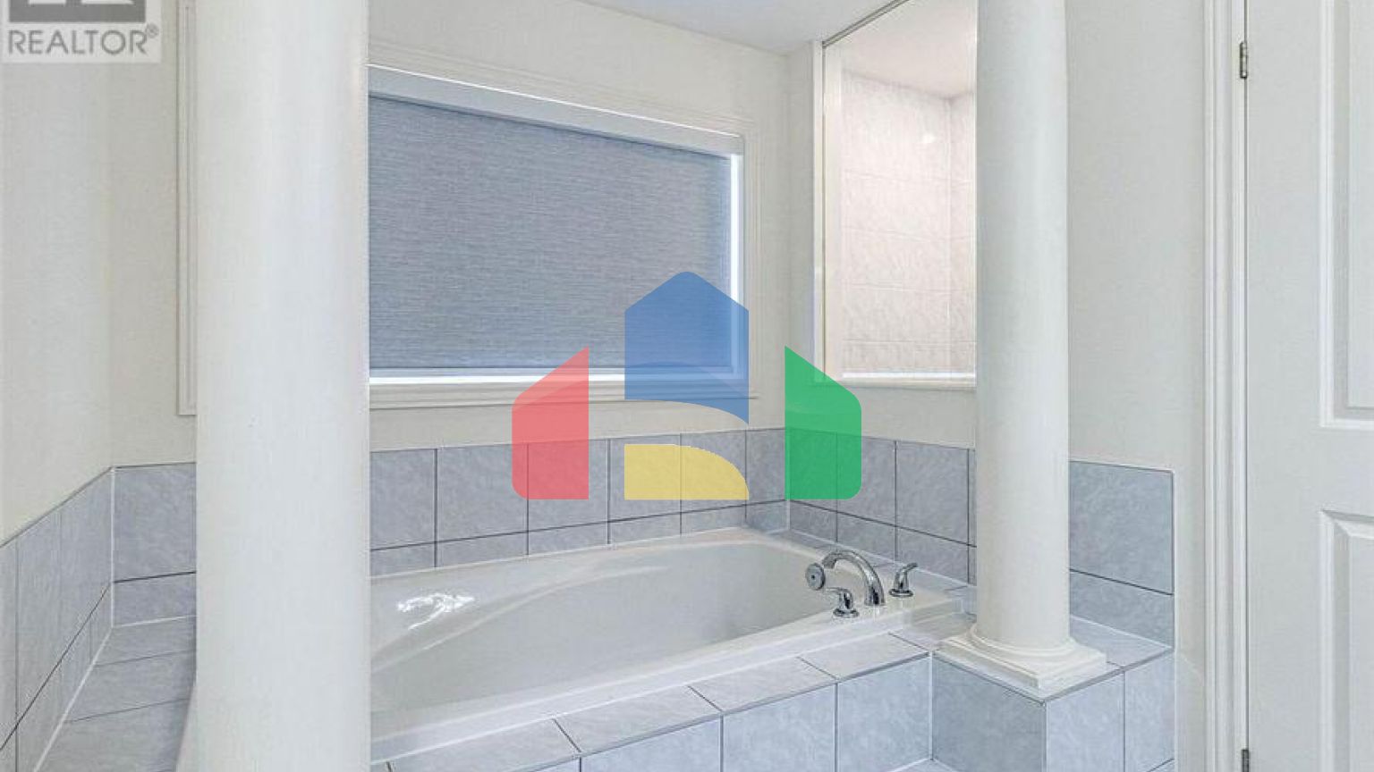 Residential - Single Family Home - Brampton, Canada - Canada