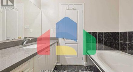 Residential - Single Family Home - Brampton, Canada - Canada