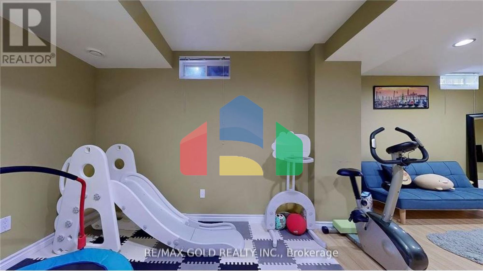 Residential - Single Family Home - Brampton, Canada - Canada