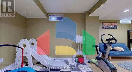 Residential - Single Family Home - Brampton, Canada - Canada