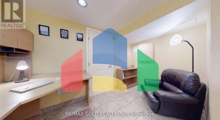 Residential - Single Family Home - Brampton, Canada - Canada