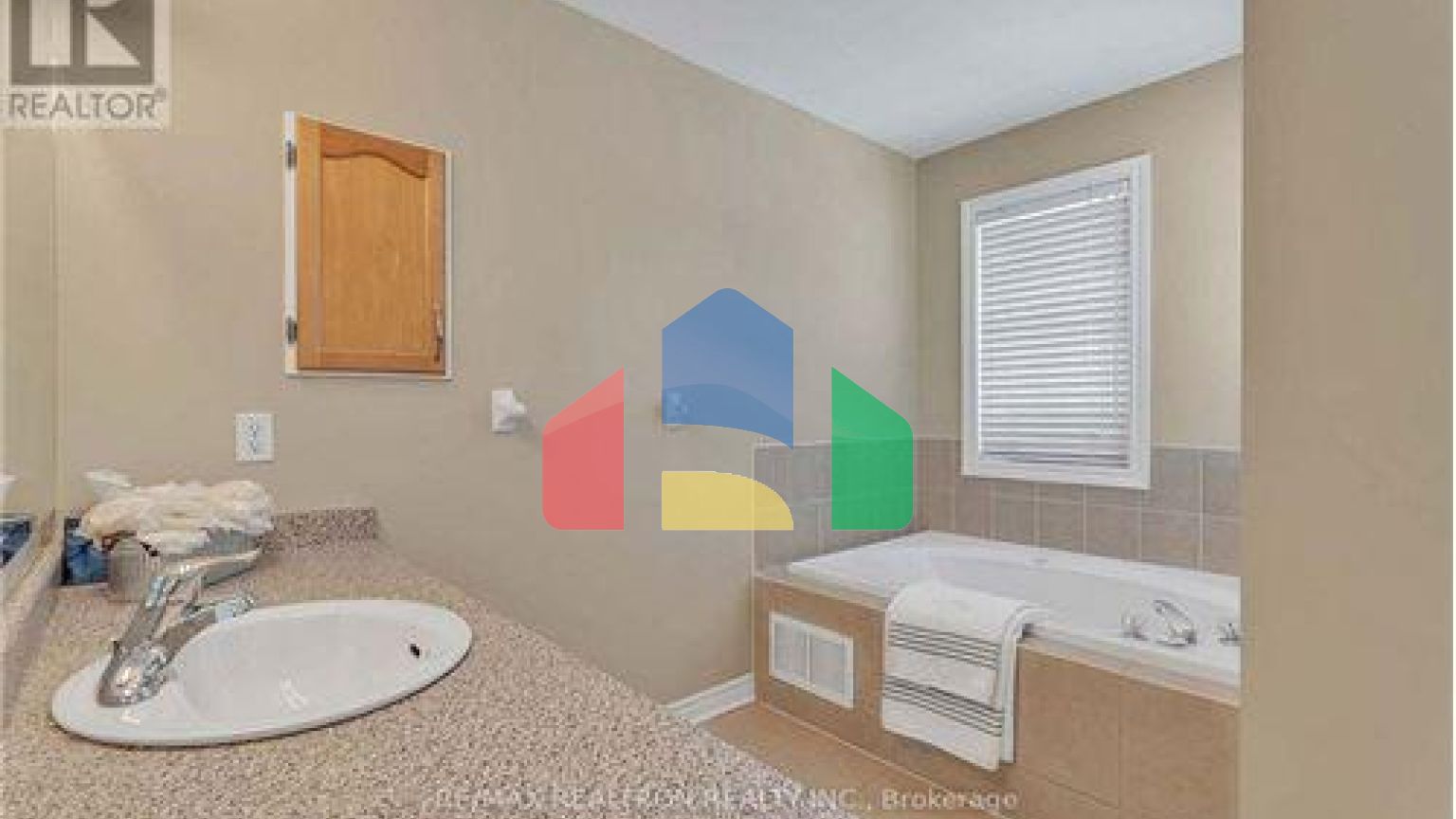 Residential - Single Family Home - Brampton, Canada - Canada