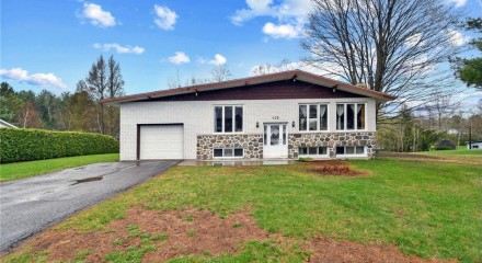 Residential - Bungalow - Saint-Gabriel-de-Brandon, Canada - Canada