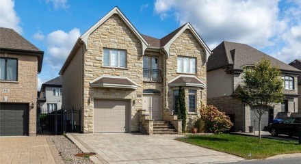 Residential - Two Level House - Brossard, Canada - Canada
