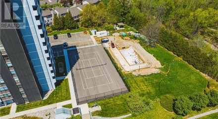 Residential - Condo/Apartment - Burlington, Canada - Canada
