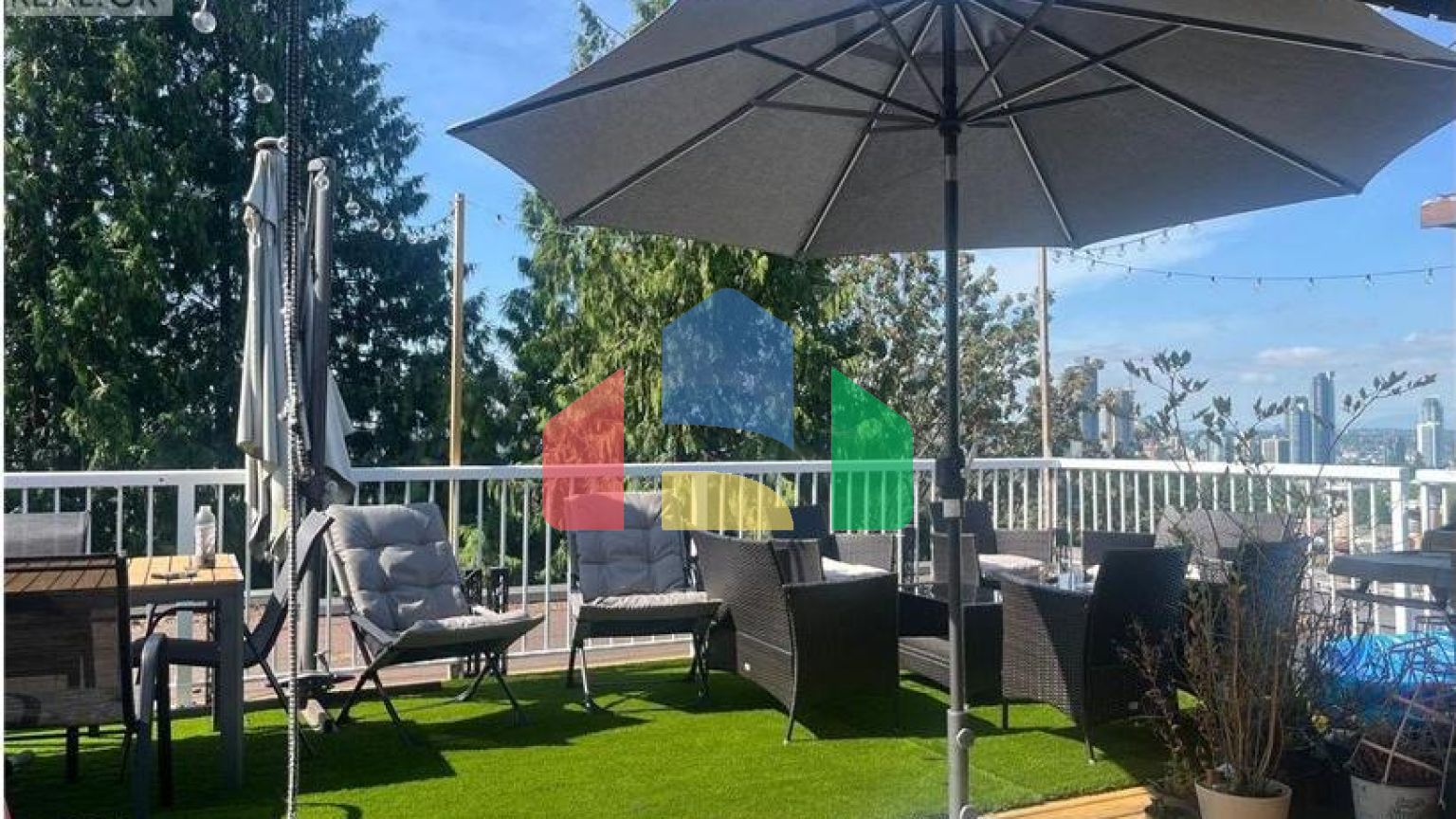 Residential - Single Family Home - Burnaby, Canada - Canada