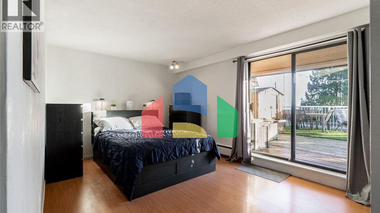 Residential - Single Family Home - Burnaby, Canada - Canada