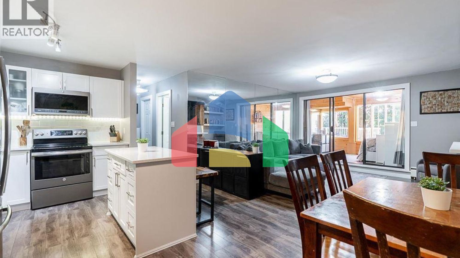 Residential - Single Family Home - Burnaby, Canada - Canada