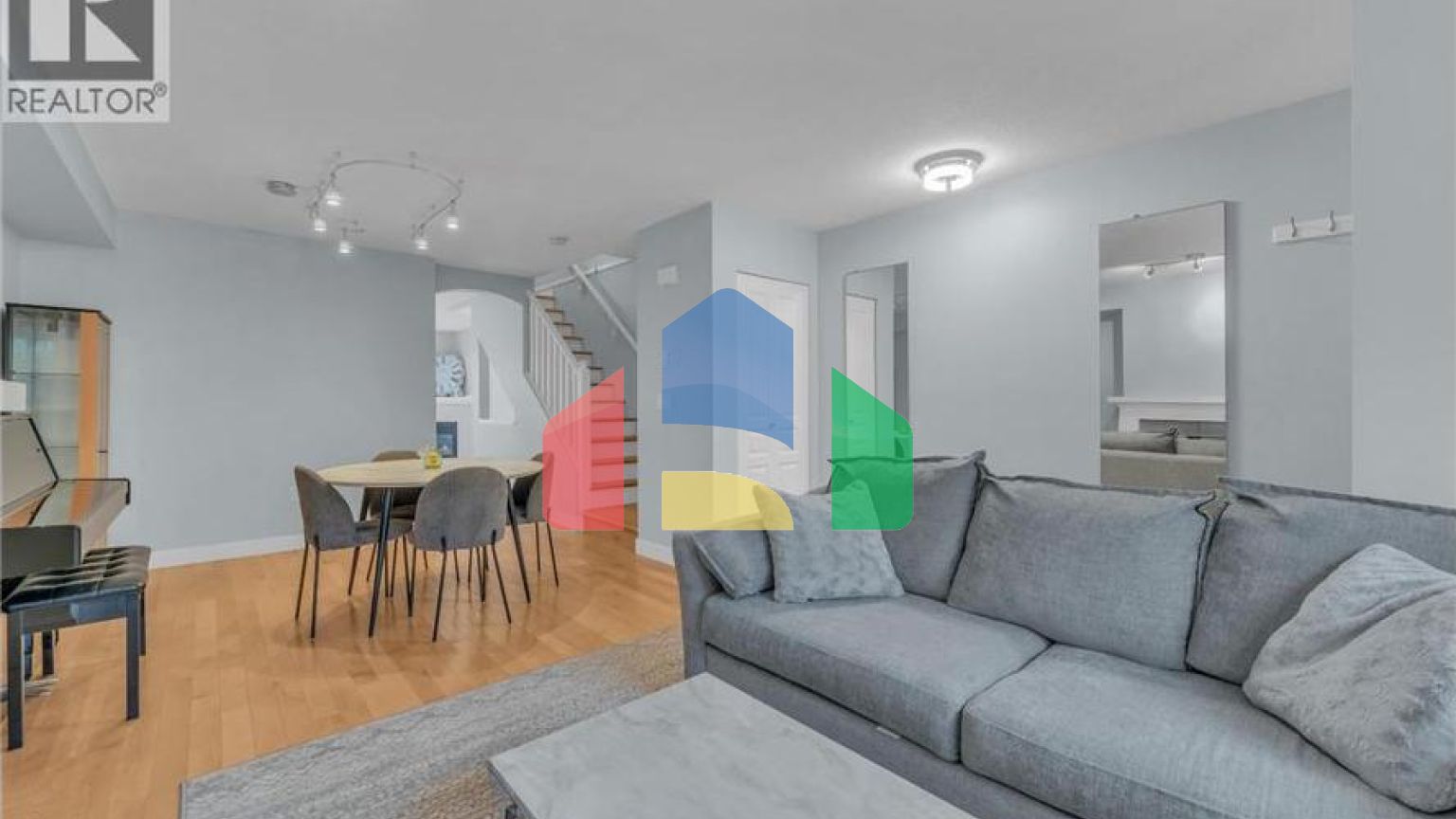 Residential - Townhouse - Burnaby, Canada - Canada