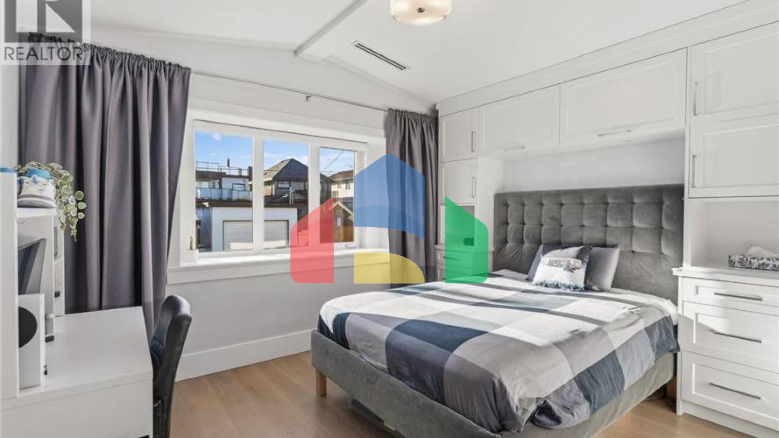 Residential - Single Family Home - Burnaby, Canada - Canada