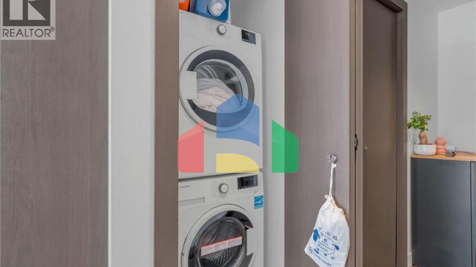 Residential - Single Family Home - Burnaby, Canada - Canada