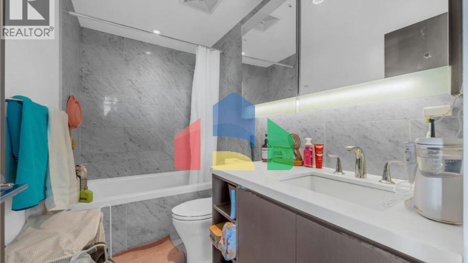 Residential - Single Family Home - Burnaby, Canada - Canada