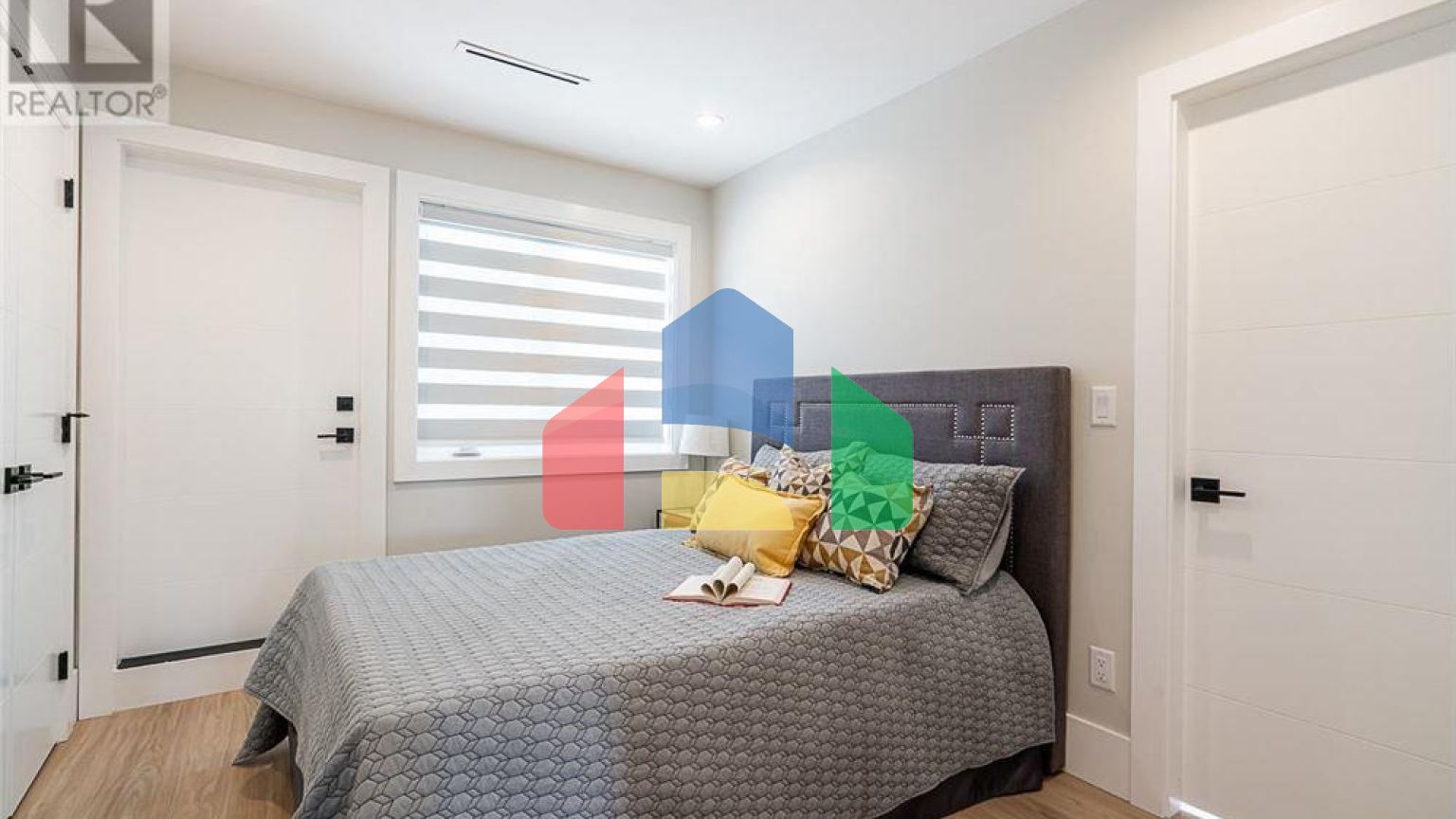 Residential - Condo/Apartment - Burnaby, Canada - Canada