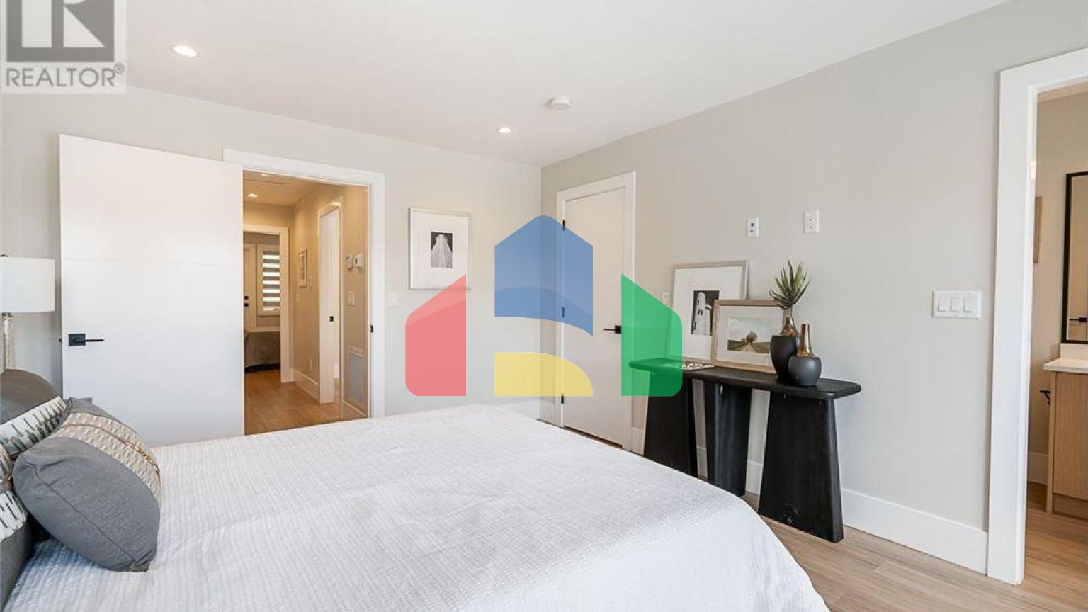 Residential - Condo/Apartment - Burnaby, Canada - Canada