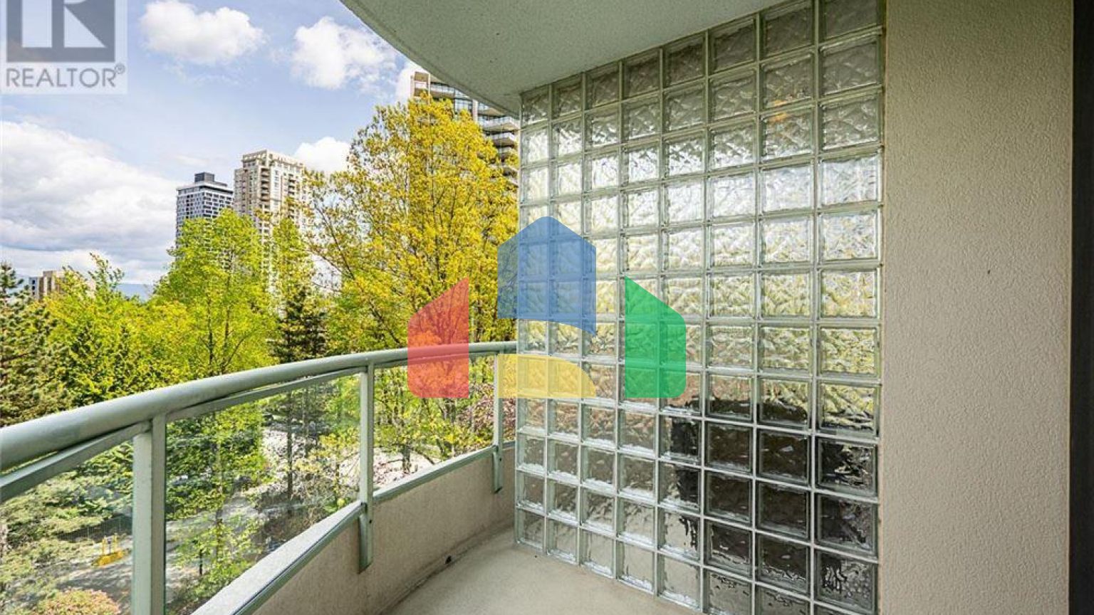 Residential - Condo/Apartment - Burnaby, Canada - Canada