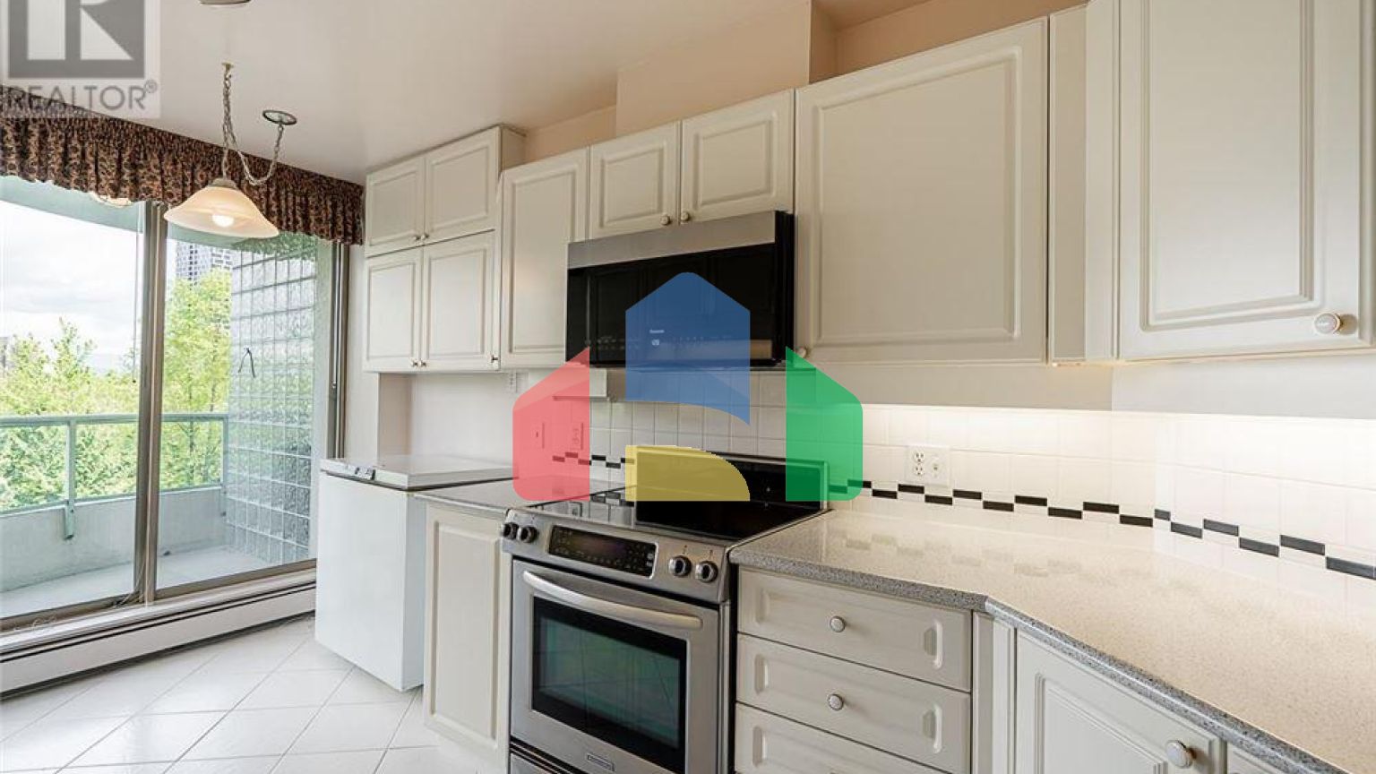 Residential - Condo/Apartment - Burnaby, Canada - Canada