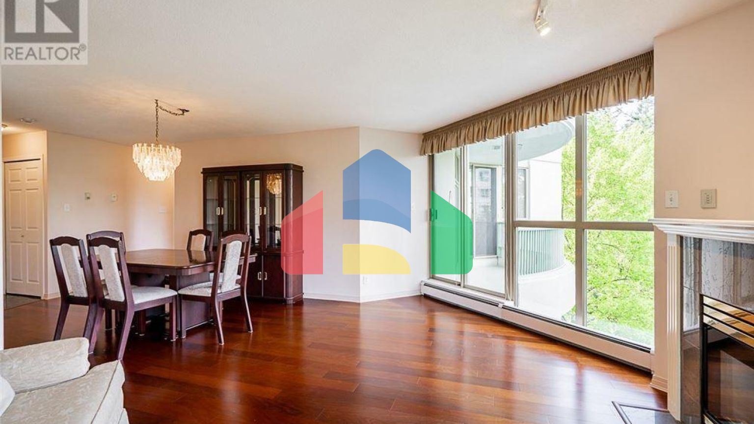 Residential - Condo/Apartment - Burnaby, Canada - Canada