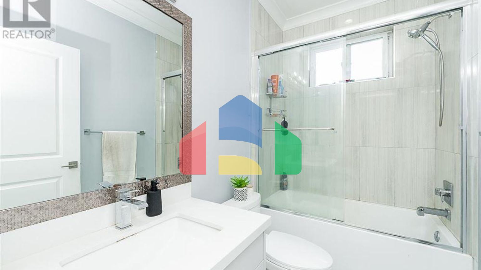 Residential - Single Family Home - Burnaby, Canada - Canada