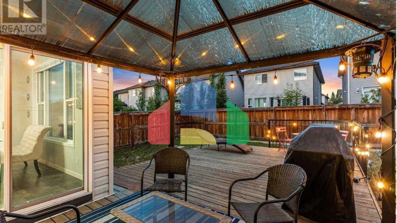 Residential - Single Family Home - Calgary, Canada - Canada