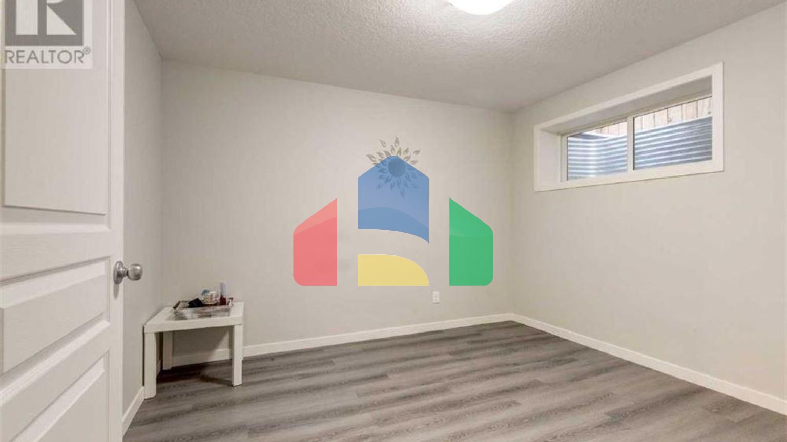 Residential - Single Family Home - Calgary, Canada - Canada