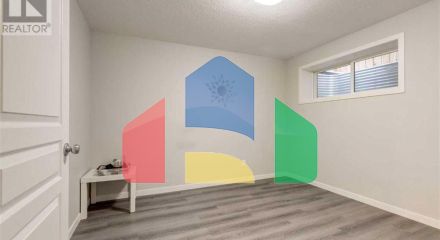 Residential - Single Family Home - Calgary, Canada - Canada