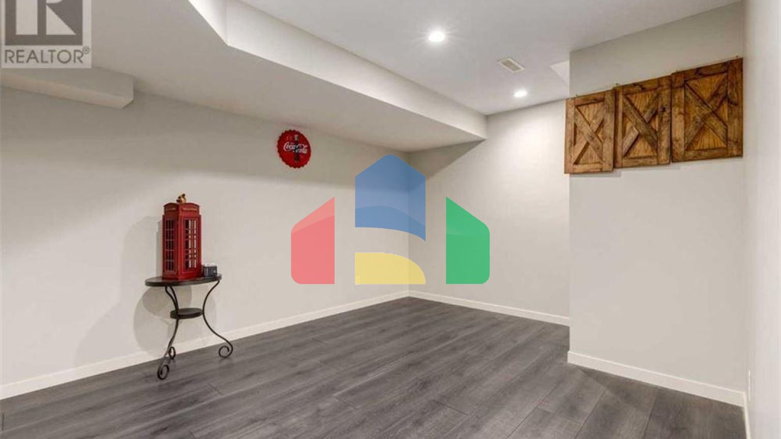 Residential - Single Family Home - Calgary, Canada - Canada