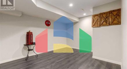 Residential - Single Family Home - Calgary, Canada - Canada