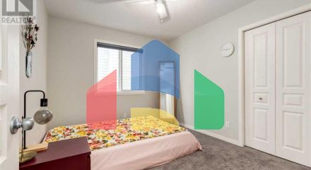 Residential - Single Family Home - Calgary, Canada - Canada