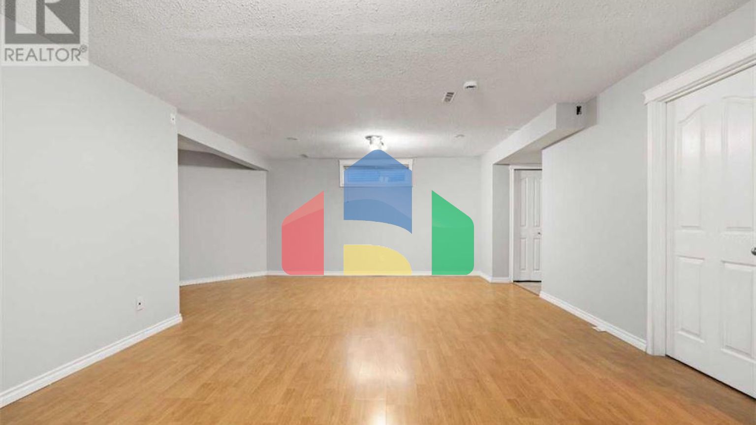 Residential - Single Family Home - Calgary, Canada - Canada